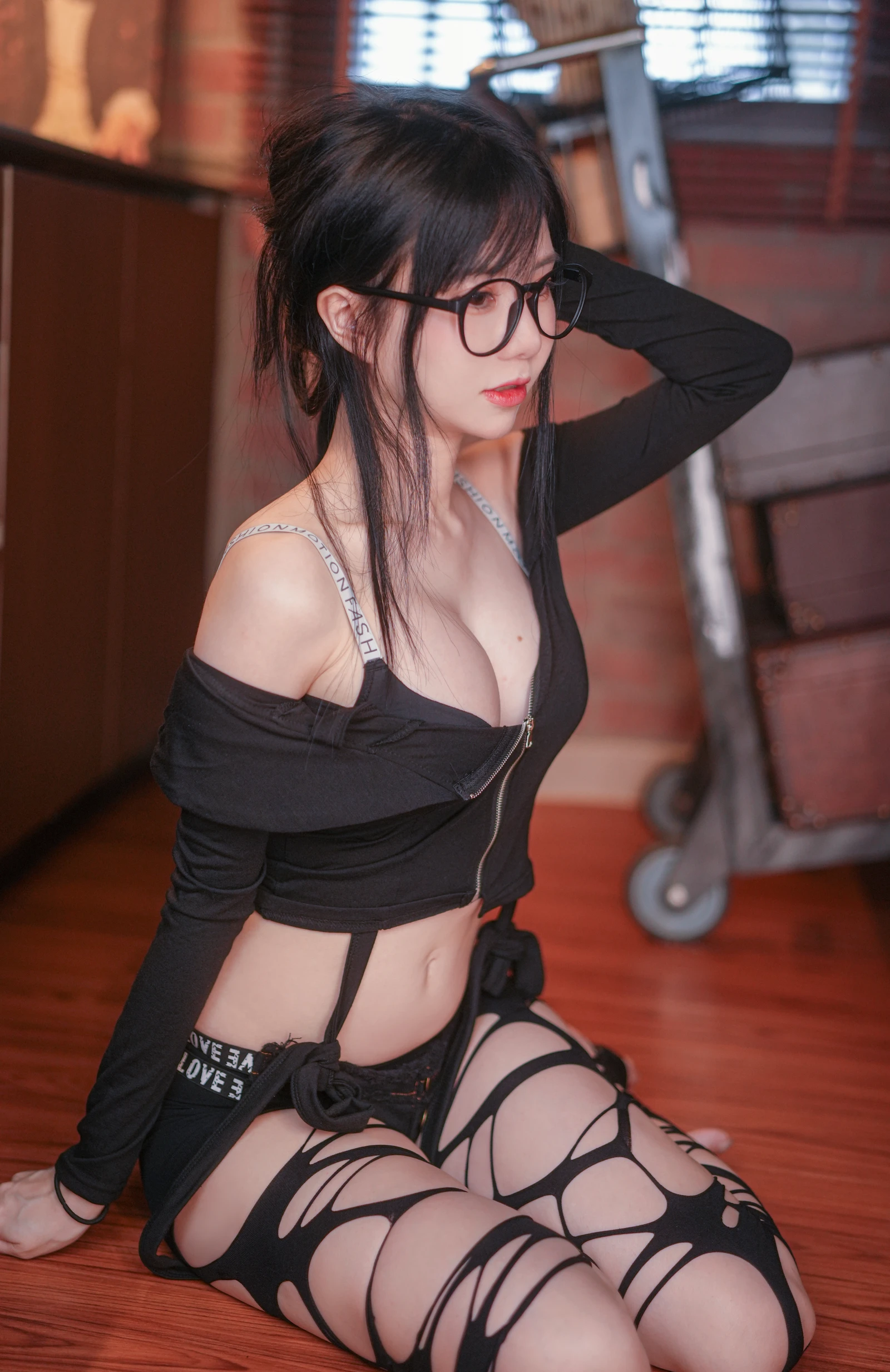 Sally-Dorasnow---RAINY-LAUNDRY-DAY-[60P-956MB]-8.webp